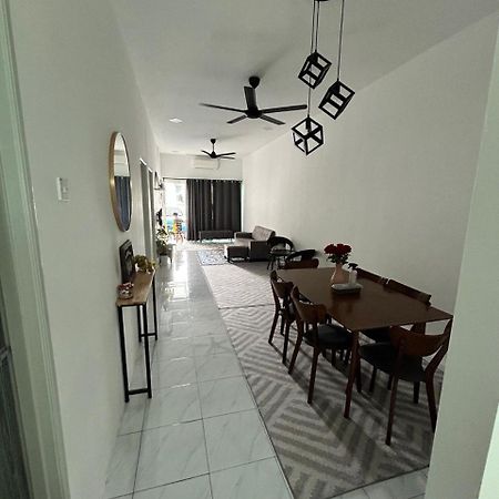 Zh Homestay Teluk Batik ลุมุต ภายนอก รูปภาพ