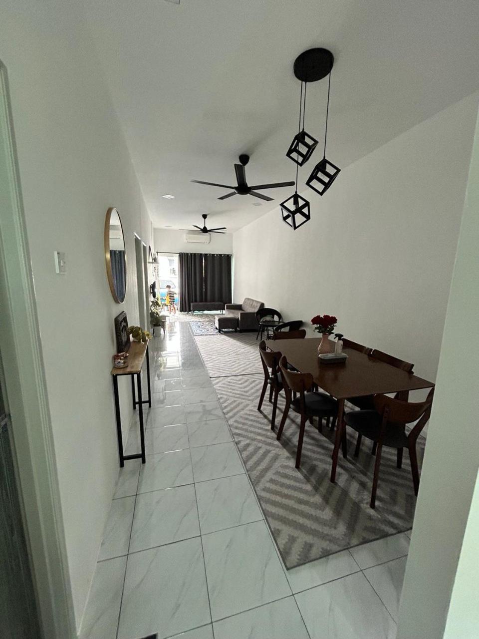 Zh Homestay Teluk Batik ลุมุต ภายนอก รูปภาพ